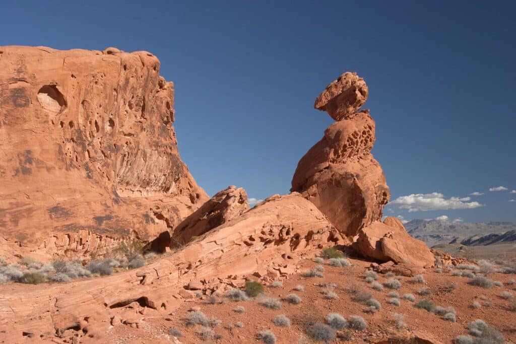 balancing rock valley of fire