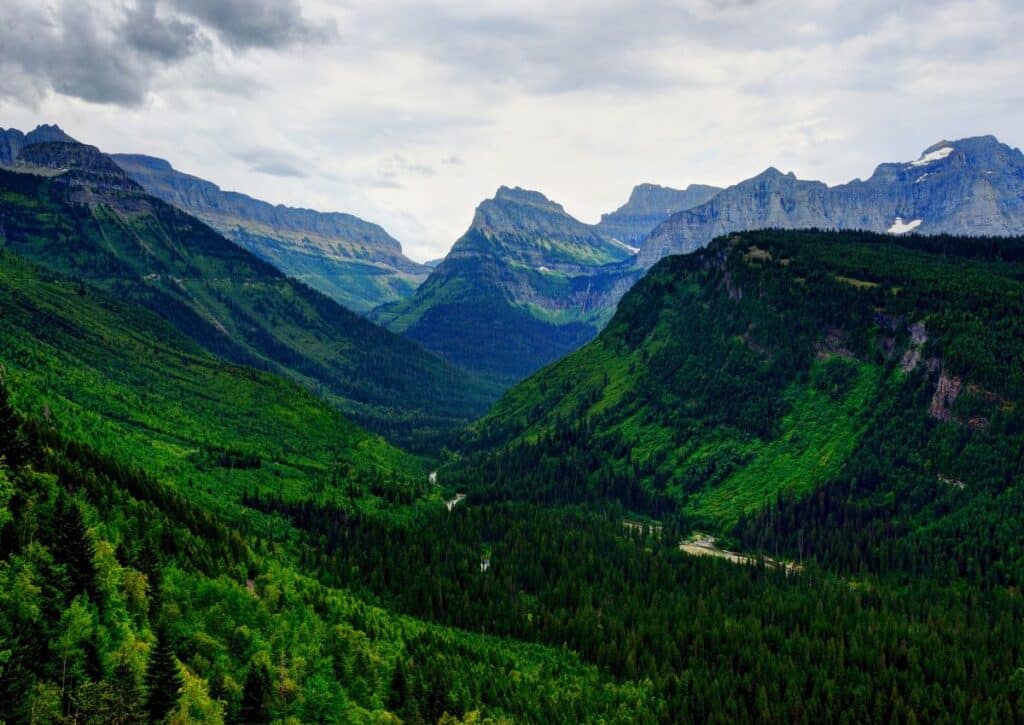12 Stops On a Spokane to Glacier National Park Road Trip (Itinerary and Tips Included) SPOKANE TO GLACIER NATIONAL PARK