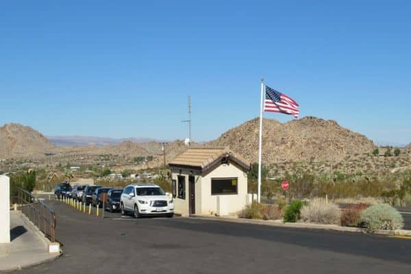 10 Stops From Palm Springs To Joshua Tree National Park Itinerary   Joshua Tree West Entrance 